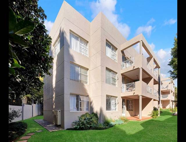 2 BEDROOM TOWNHOUSE FOR SALE IN SANDOWN
